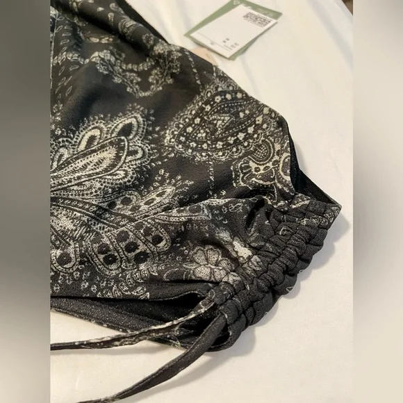 H&M Black and Gray bandana One-Shoulder Maxi Dress Cowboy Carter - Picture 7 of 7